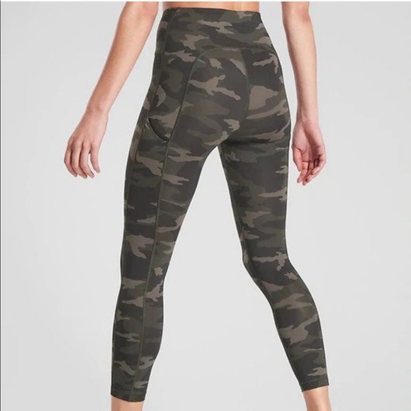 Athleta Pants - • Athleta • Ultimate Stash Pocket Camo Legging XS